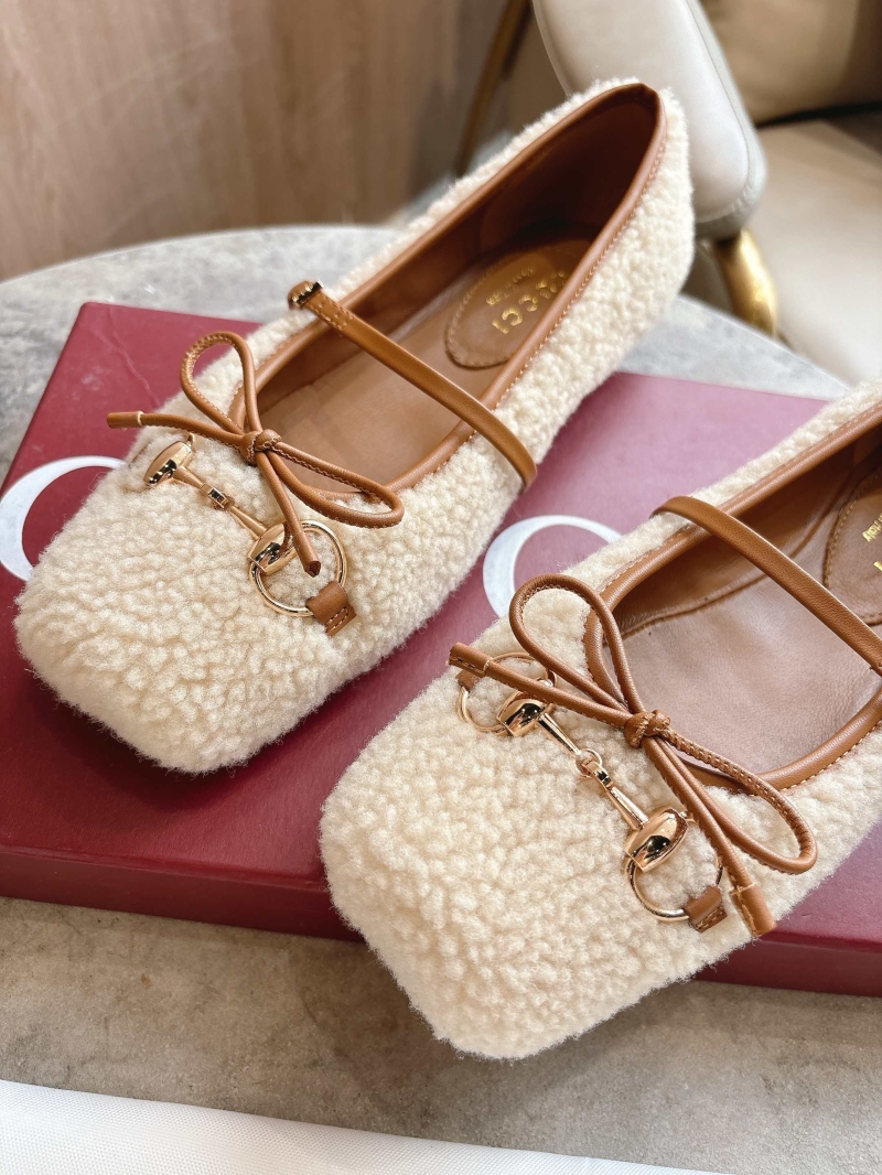 Gvc*1 flat shoes